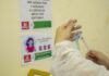 Vacinação chega a mais um grupo de trabalhadores da saúde