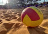 Parceria vai desenvolver o vôlei de praia e atender 50 crianças e adolescentes