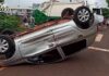 Carro capota após ser atingido por caminhão de lixo em Toledo e motorista fica ferido