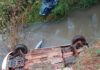 Carro cai em rio e mata idosa no interior do Paraná