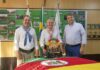Campeão em festival tradicionalista no RS é recebido no Gabinete do Prefeito
