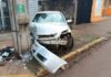 Astra colide contra poste na Vila Operária e mulher fica ferida em Toledo