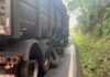 Carreta se envolve em acidente ao desviar de veículo na contramão entre Santa Helena e Diamante do Oeste