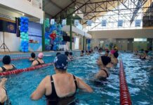 Piscina Claus Fuchs celebra 20 anos de hidroginástica com aulas temáticas