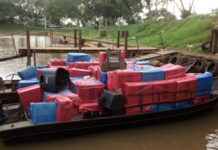 Apreensão de barco com cigarros paraguaios resulta em prisão no Lago de Itaipu, em Guaíra