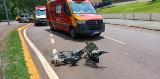 Mulher morre após se envolver em acidente entre bicicleta elétrica e carro em Toledo