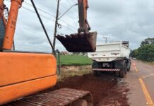 Prefeitura realiza manutenção na estrada sentido Novo Sobradinho