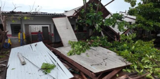 Temporal causa destruição em Mundo Novo e arranca telhado da Secretaria de Infraestrutura