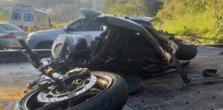 Acidente entre carro e moto deixa rapaz ferido na região