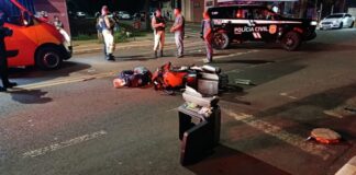 Acidente entre motocicleta e carro em Toledo termina com homem conduzido ao hospital