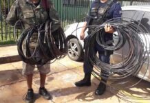 Dois homens são flagrados furtando fios de telecomunicações no Centro de Toledo