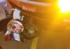 Moto fica embaixo de ônibus após acidente em Toledo