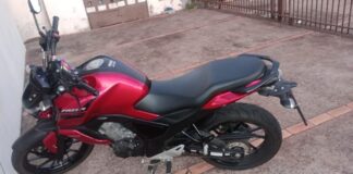Motocicleta furtada é recuperada minutos depois no bairro Jardim La Salle, em Toledo