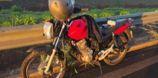 Motocicleta furtada é localizada em área de mata após denúncia, em Assis Chateaubriand