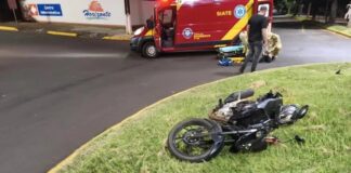 Motociclista fica ferido após perder o controle e cair no canteiro central em Marechal Cândido Rondon