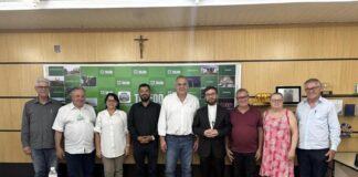 Prefeitura recebe representantes da Igreja Católica Apostólica Conservadora