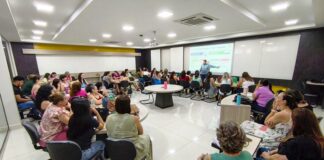 Professoras de Cmeis participam de capacitação sobre Manobra de Heimlich