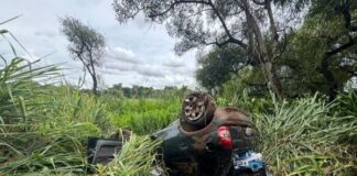 Adolescente foge da PRF com carro lotado de cigarros e capota em Guaíra