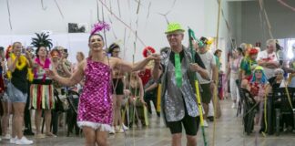 Carnaval “Marchinhas e Memórias” 60+ reúne mais de 300 idosos de Toledo