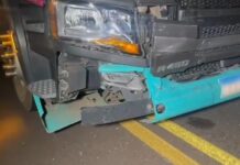 Carreta de Palotina se envolve em grave acidente com Hilux na PR-486