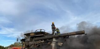 Colheitadeira pega fogo no interior de Marechal Rondon
