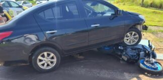 Colisão entre moto e carro deixa homem ferido em cruzamento de Marechal Cândido Rondon