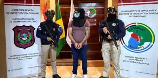 Foragido condenado pelos ataques do 8 de janeiro é expulso do Paraguai e entregue à PF em Foz do Iguaçu