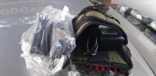 PRF apreende grande quantidade de medicamentos estrangeiros e bloqueador de sinal na BR-277