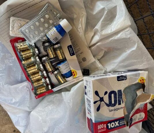 Receita Federal encontra remédios emagrecedores e anabolizantes escondidos em caixas de sabão em pó no Paraná