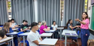 SMM ministra palestras sobre violência contra a mulher para adolescentes