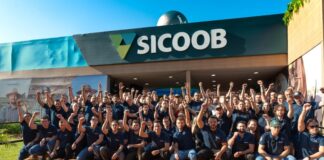 Sicoob encerra primeiro dia do Show Rural Coopavel 2026 com R$ 2,46 bilhões em negócios