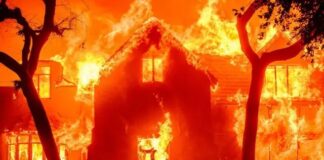 Incêndio de grandes proporções destrói duas lojas no centro de Umuarama