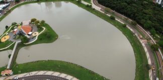 Abraço no Lago reúne centenas de pessoas e marca lançamento do Projeto Rio Com Vida em Toledo