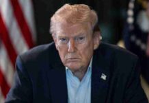 Aprovação de Trump desaba para menor patamar em dois mandatos, aponta Fox News