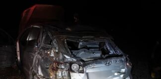 Capotamento deixa dois feridos em Guaíra e carro fica destruído