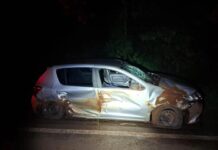 Carro sai da pista e motorista fica gravemente ferido na PR-180 em Cascavel