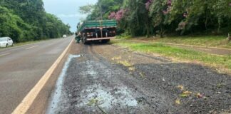 Colisão entre carro e caminhão deixa veículo parcialmente destruído entre Santa Helena e Sub-Sede