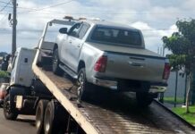Dois suspeitos são presos em Guaíra com Hilux furtada