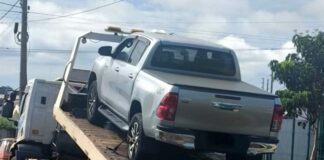 Dois suspeitos são presos em Guaíra com Hilux furtada