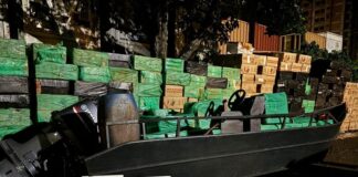 Embarcação veículo e 30 mil maços de cigarros contrabandeados são apreendidos em Itaipulândia