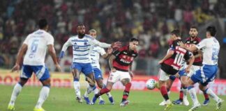 Flamengo vence Cruzeiro em jogo de protesto: “Gerson mercenário”