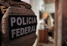 Foragidos são capturados no Paraguai e entregues à Polícia Federal na fronteira