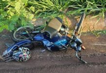 Mãe e filha ficam feridas após queda de motocicleta no centro de Marechal Rondon