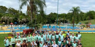 Parque das Águas de Toledo recebe visita de idosos de Ibema (Indústria de Beneficiamento de Madeira)