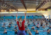 Smel promove hidroginástica em celebração ao Dia da Mulher