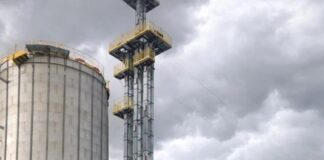 Ventania derruba estrutura de silo em construção e causa prejuízo em área industrial de Itaipulândia