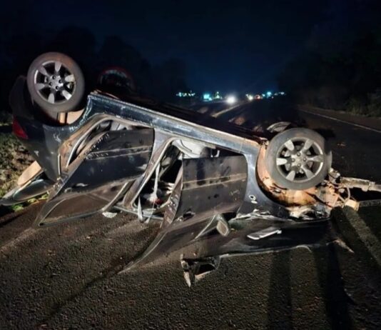 Capotamento deixa dois idosos feridos no interior de Marechal Rondon; um é transferido para Toledo