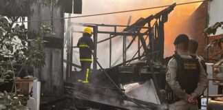 Casa fica totalmente destruída após incêndio no interior de Santa Helena