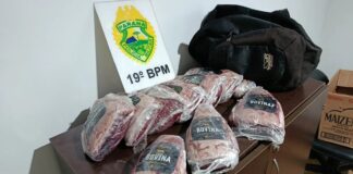 Casal é flagrado tentando sair com carne escondida nas roupas em supermercado de Toledo