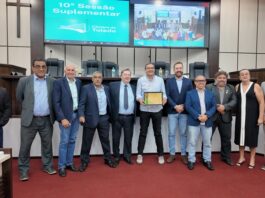 Tradição reconhecida: Óticas Cristal recebe homenagem da Câmara de Toledo pelos seus 45 anos